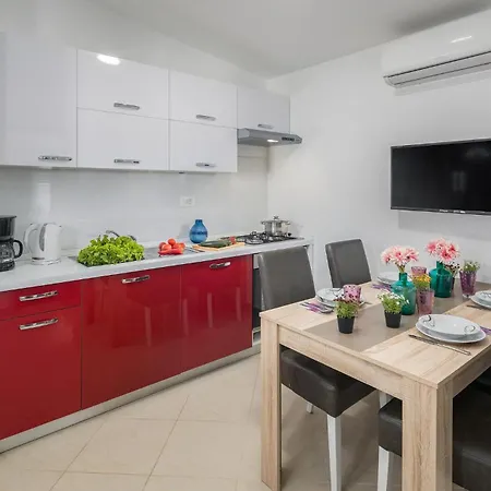 Beautiful In With Kitchen Banjole